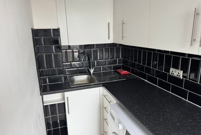 Flat 5 102, Stocks Park Drive, Bolton photo 2