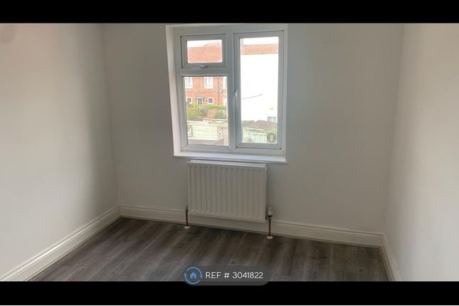 Beeches Road, North Cheam, Sutton photo 4