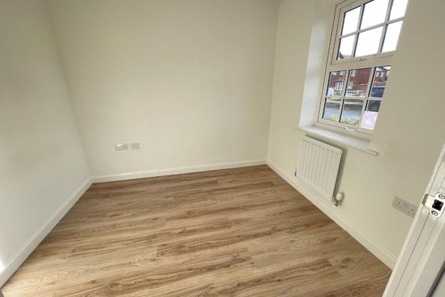 Watermill Way, Northampton photo 3