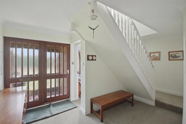 3, Treeneuk Close, Chesterfield photo 4