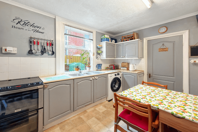 9, Kings Avenue, Ipswich photo 4