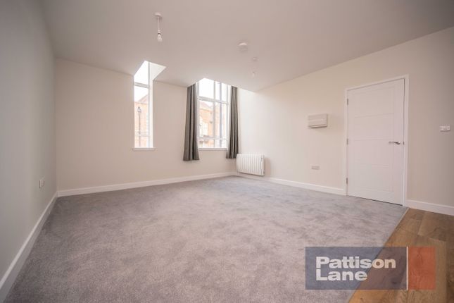 Thumbnail Flat to rent in Silver Street, Kettering
