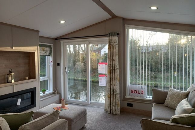 32 Canalside, Cabus Nook Lane, Lancashire photo 2