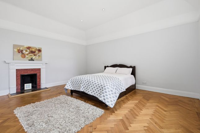 6 The Manor, Bury St. Edmunds photo 4