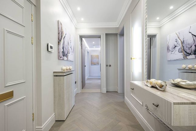 Flat for sale in Montagu Mansions, Marylebone, London
