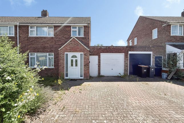 Aspen Avenue, Bedfordshire photo 2