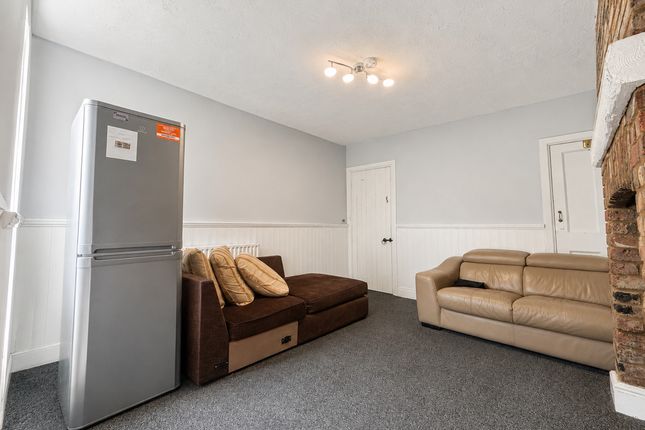143, Dashwood Avenue, High Wycombe photo 4