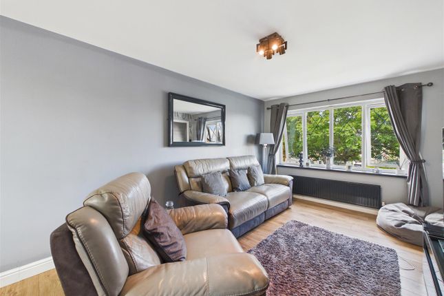 36, Burns Drive, Dronfield photo 4