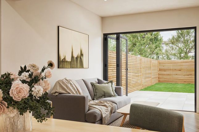 Flat A, 8, Norroy Road, London photo 3