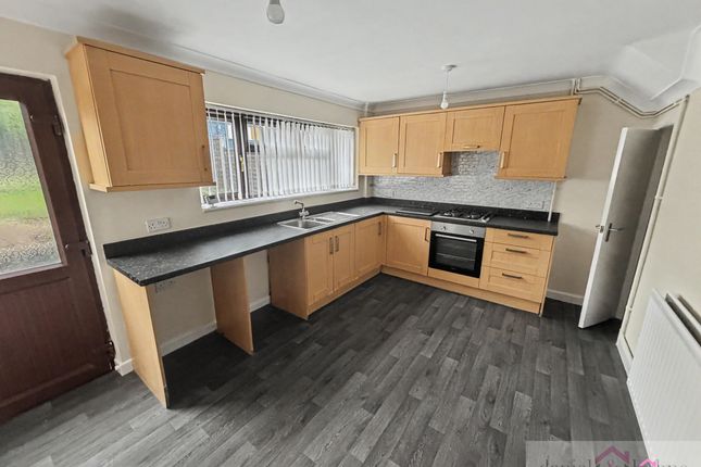 13 Fairview Road, Leek photo 4