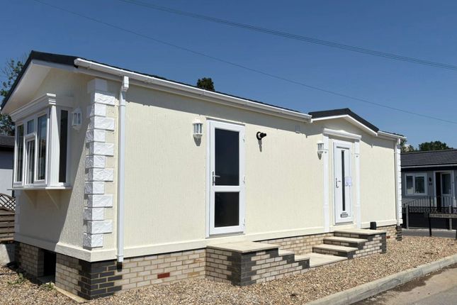1-bed caravan on 21PL, Cranbourne Hall Park, Squirrel Lane, Windsor, £159,995