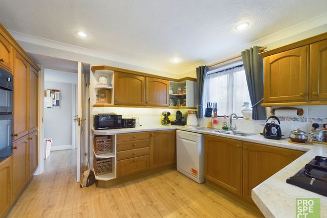 Detached house for sale in Tarragon Close, Bracknell, Berkshire