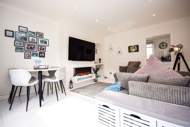 End terrace house for sale in Pickerstonhill, Newarthill, Motherwell