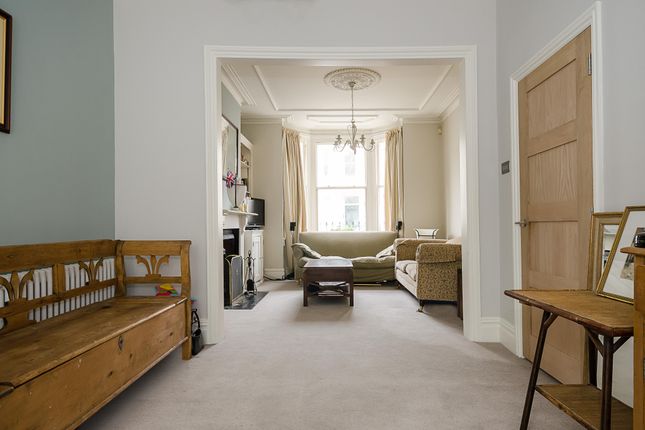 37, Tregarvon Road, London photo 4