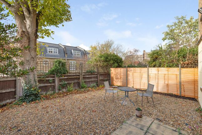 13, Streamline Mews, London photo 4