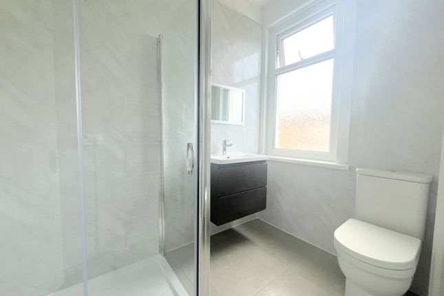 71, Ramuz Drive, Westcliff-on-Sea photo 5