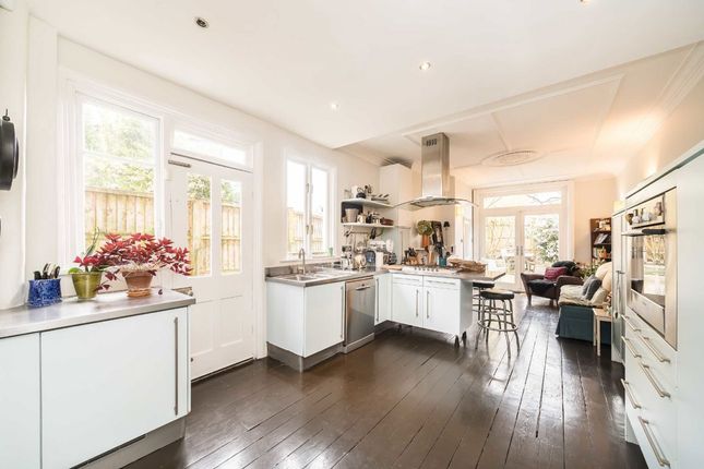 140, Emmanuel Road, London photo 3
