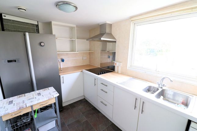 8, Redmoor Lane, Wisbech photo 3