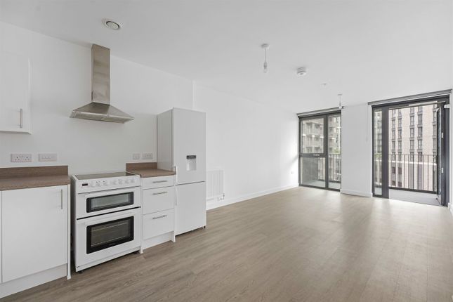 3, Flat 408, Atlantic Crescent, Wembley photo 3