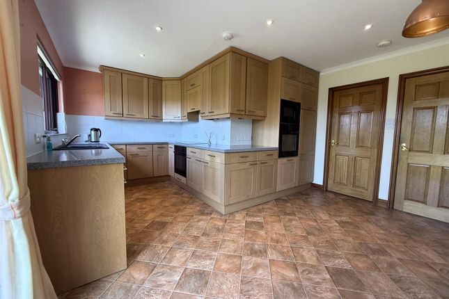 27, Queensberry Beeches, Thornhill photo 3