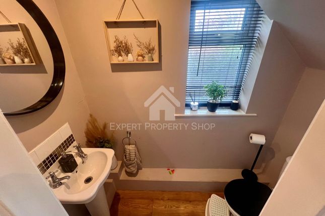 69, Cresswell Road, Chesterfield photo 3