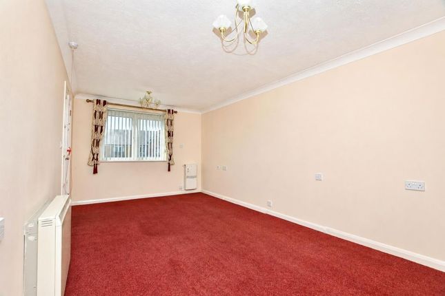 37 Hamilton Court, Lammas Walk, Leighton Buzzard photo 2