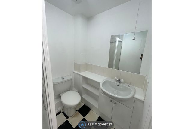 Flat to rent in Wallace Street, Glasgow
