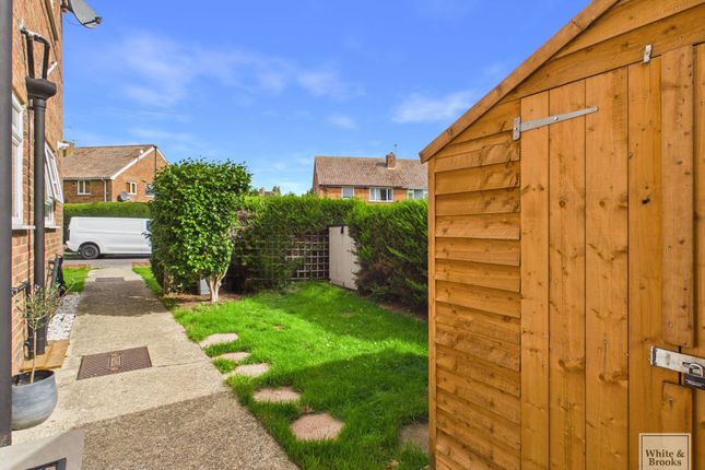 19 Braemar Way, Bognor Regis photo 4