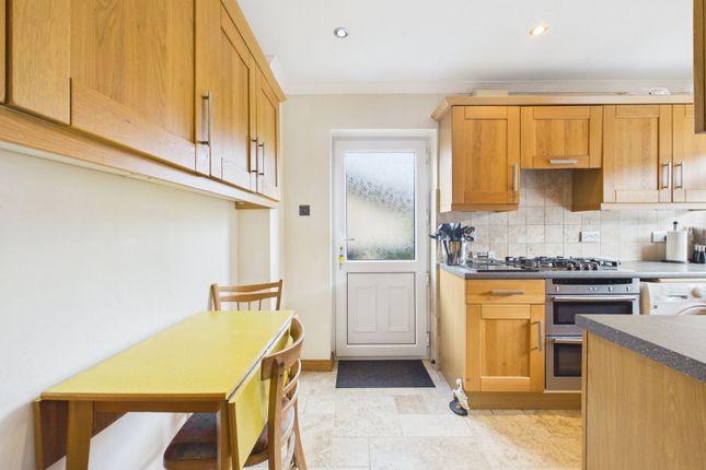 21, Dean Crescent, Cinderford photo 4