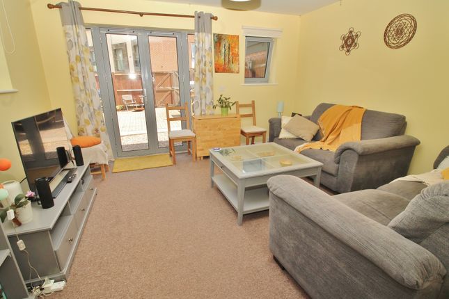1 Grace Cottages, Staunton Road, Havant photo 2