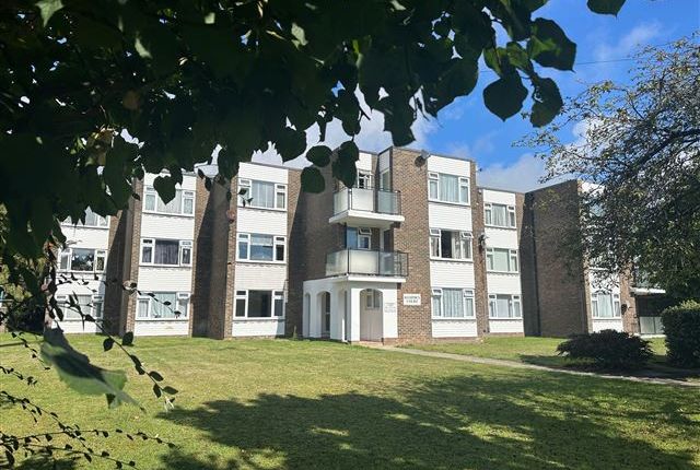 Thumbnail Flat for sale in Chesswood Road, Worthing, West Sussex