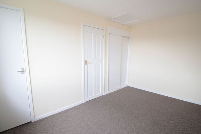 40 Hatton Close, Bradford photo 5