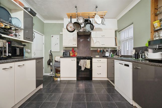 14, Weston Grove Road, Southampton photo 3