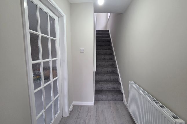 6, Langholm Close, Leyland photo 2