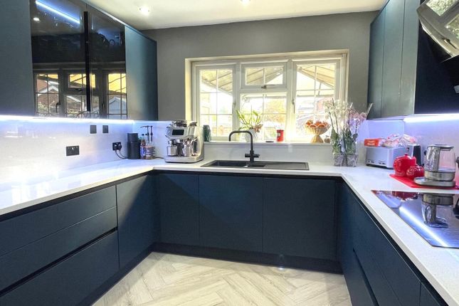 Magpie Close, Burnham-On-Sea photo 3