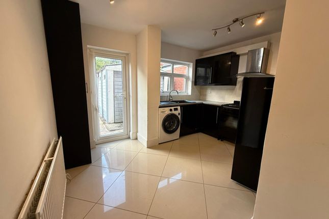 73, Potter Street, Northwood photo 2