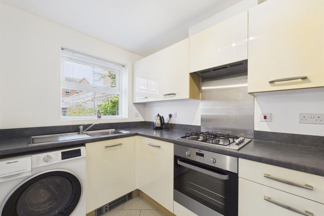 303, Queen Elizabeth Road, Nuneaton photo 3