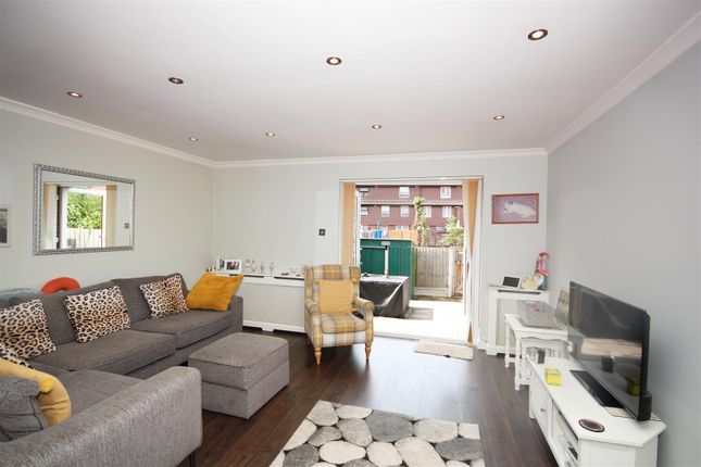 48, Abbeyfield Road, London photo 4