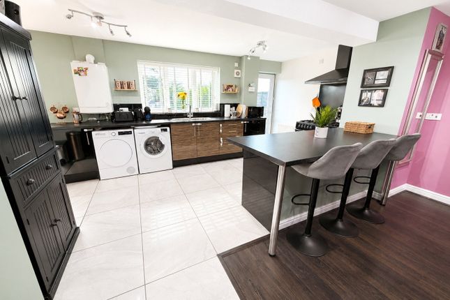 11, Brambleside, Stourbridge photo 2