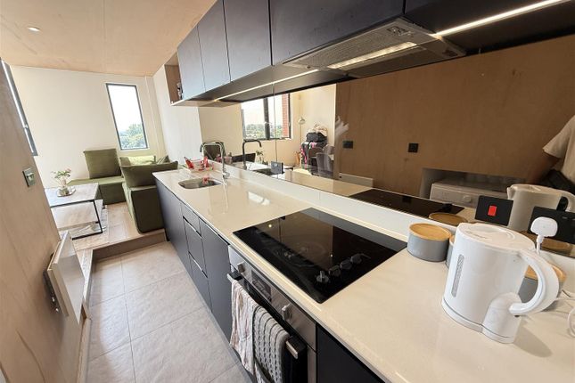 Apt 730, Sky Gardens, Manchester photo 4