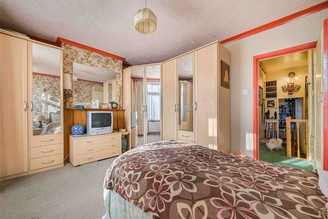 36, Broomhill Road, Kent photo 4