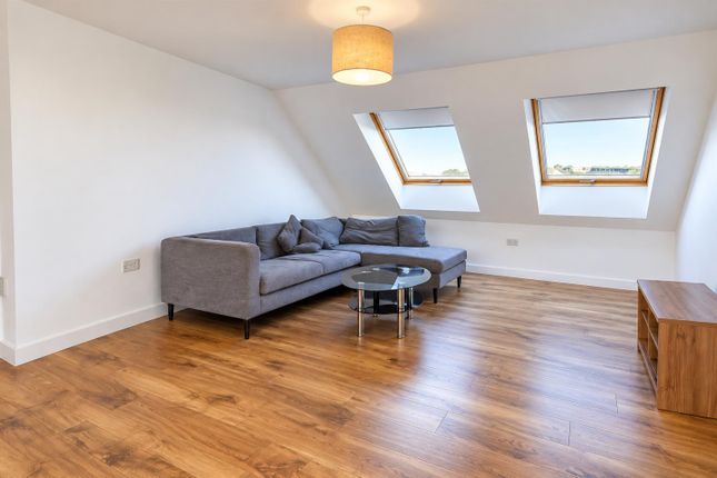 33 Park Lodge Avenue, West Drayton photo 2