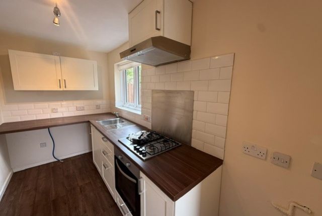1, Courtney Close, Nottingham photo 3