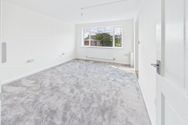 Flat 2, Mount Pleasant Court, Exmouth photo 4