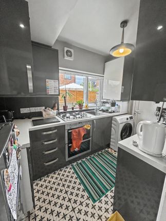 1, Highbank Drive, Manchester photo 4