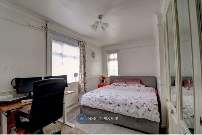 Duke Road, Barkingside photo 5