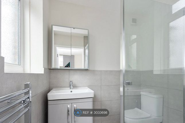 B Eversleigh Road, London photo 3