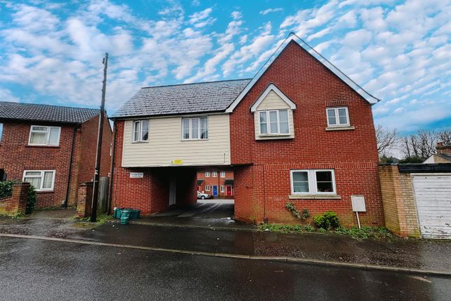 Thumbnail Flat for sale in Scarletts Road, Colchester