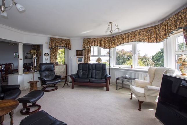 4 Glynne Tower, 12 Bridgeman Road, Penarth photo 3