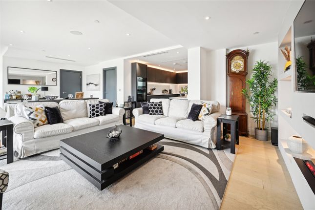 Thumbnail Flat for sale in Ravensbourne Apartments, 5 Central Avenue, Fulham, London